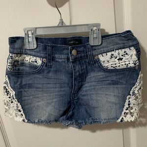 Bebe crochet lace jean shorts size 27